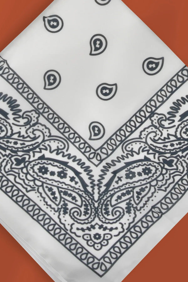 Beyaz Etnik Desen Bandana - Stil Sahibi Kadın Bandana Fular