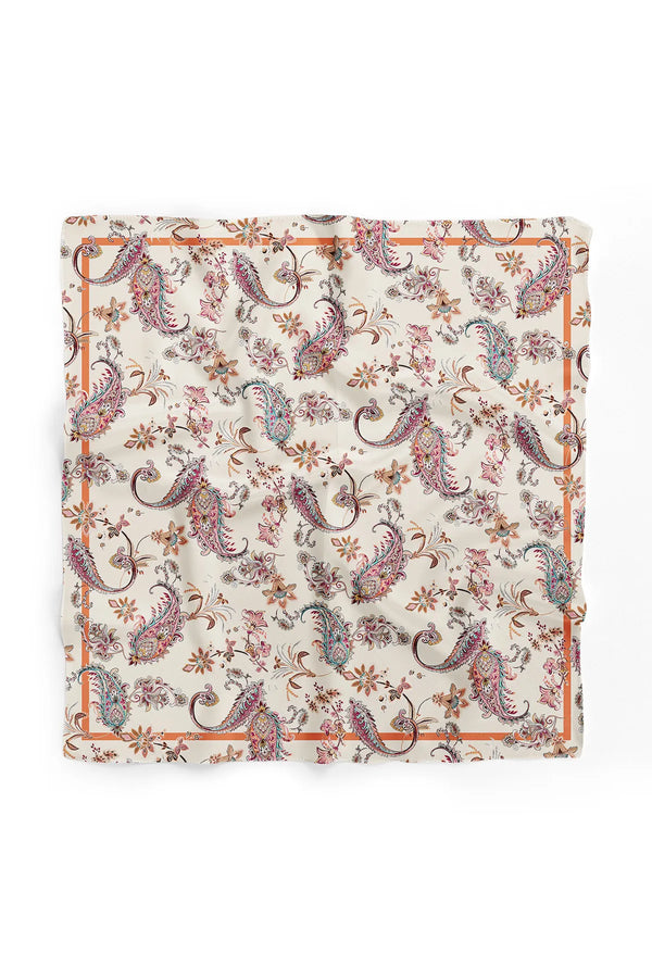 Kadın Fular Bandana - Stil Sahibi Kadın Bandana Fular