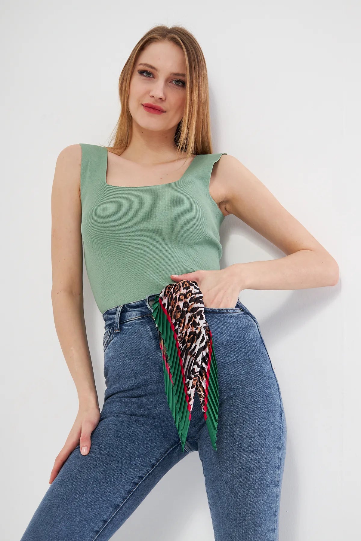 Patterned Pleated Scarf