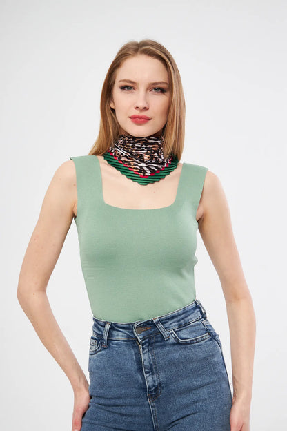 Patterned Pleated Scarf